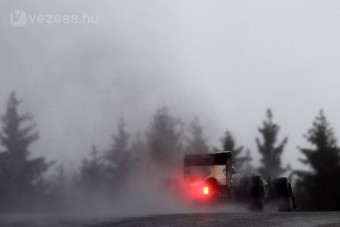 F1: Végig esett az edzésen