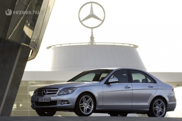 Értékesítési rekord a Mercedesnél