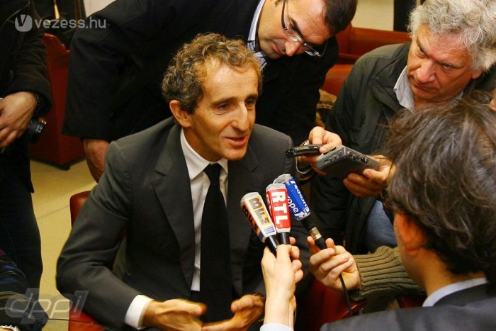 F1: Prost a Red Bullhoz igazol