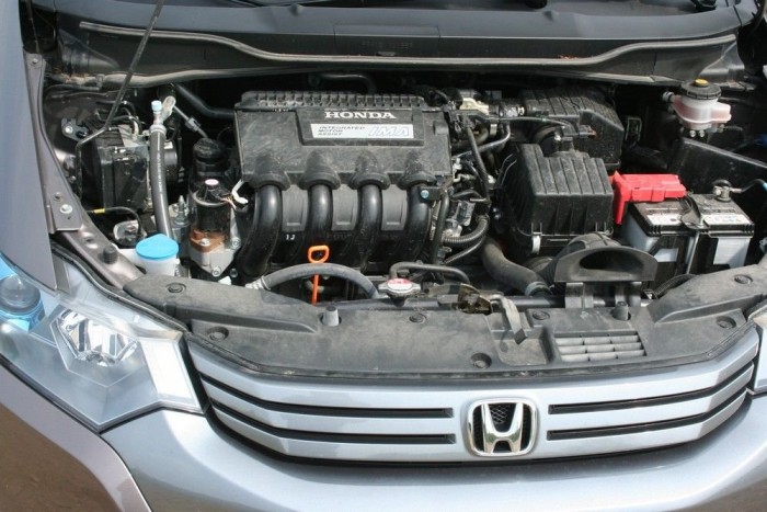 6000 kilométer a hibrid Hondával 8 Kompakt, egyszerű a Honda hibridtechnikája. A márkaszervizek szerint gyakorlatilag nulla rá a panasz