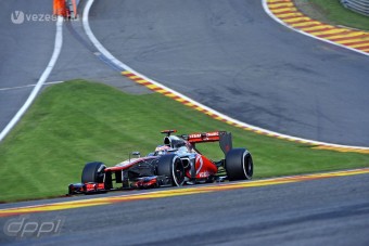 F1: Button iskolázott, az éllovasok sehol