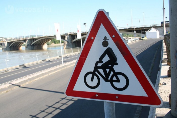 Gyalog vagy kerékpárral is érdemes lejárni előre a gyermekekkel az iskoláig vezető utat