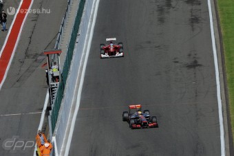 F1: A Ferrari megijedt a McLarentől