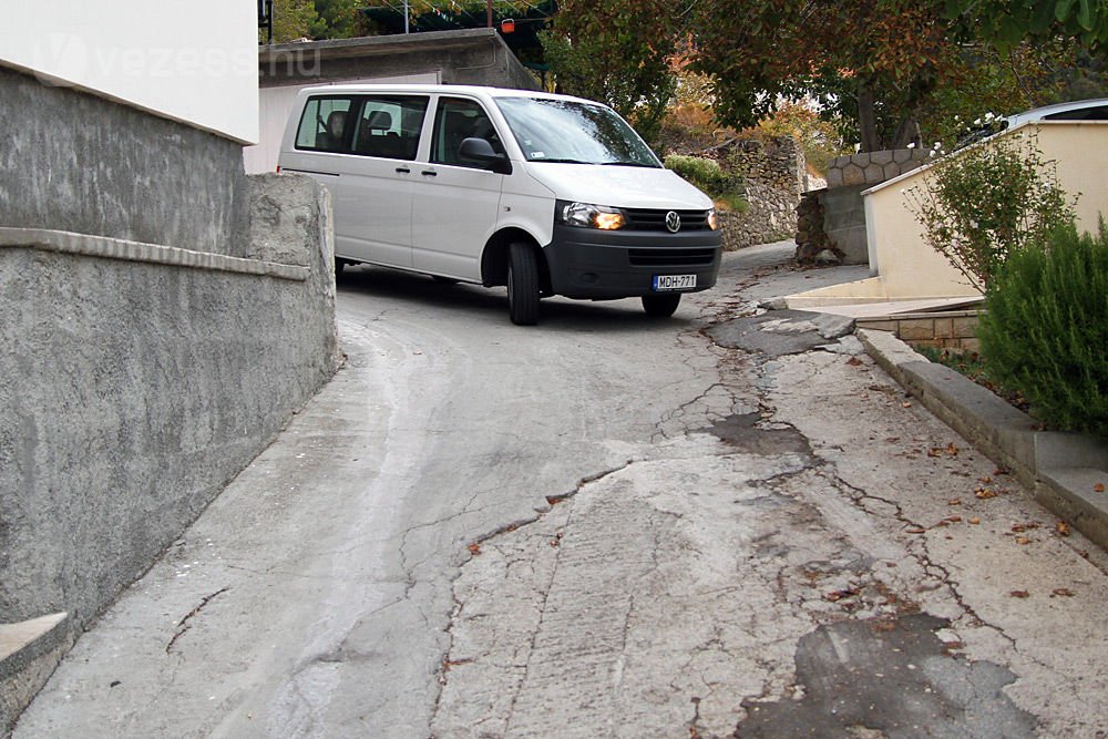 Nem volt vele baj az aggasztóan szűk kanyarokban sem