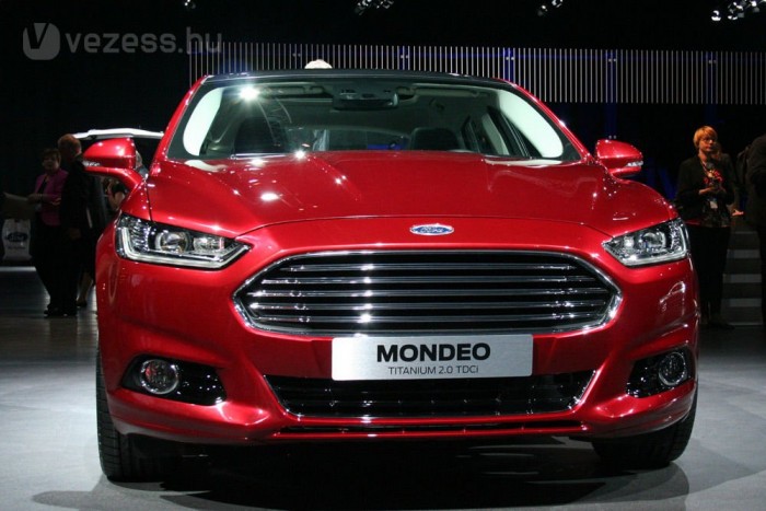 LED-es fényszórója a sebességtől függően állítja be a fénykéve szélességét és hosszúságát