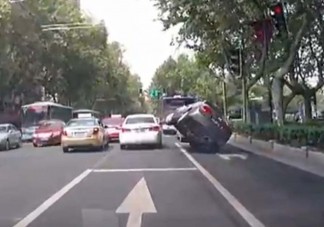 Kaszkadőrmutatványnak beillő baleset