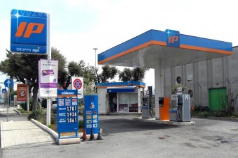 Akciókkal ösztönöznék a benzinvásárlást