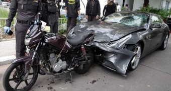 Rendőrt gázolt a Red Bull-milliárdos