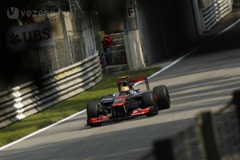 F1: Tarolt a McLaren, Alonso leégett