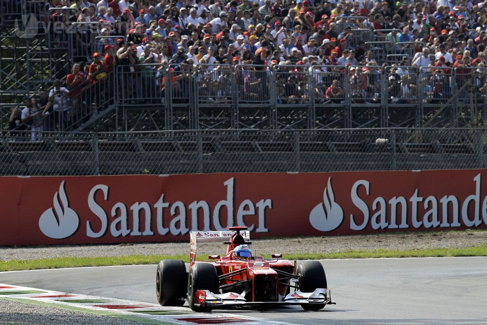 F1: Räikkönen rosszkor bújt Alonso mögé 4