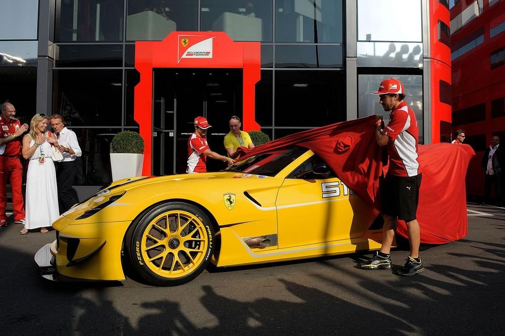 400 milliós Ferrari a Google-vezérnek 9