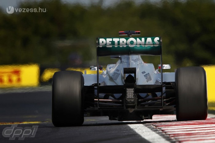 F1: Nekifekszik az aerodinamikának a Mercedes