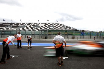 F1: Schumi is kinézett a tesztre