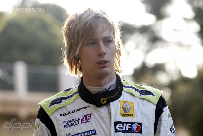 Készen áll az F1-re az ejtett tesztelő