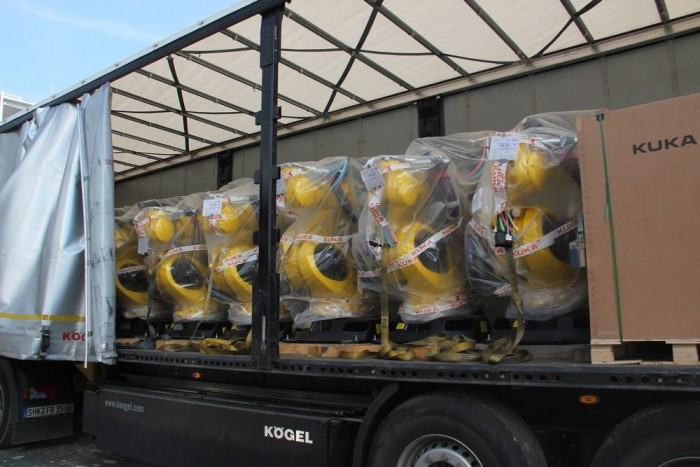 Porschékkal is lehet unalmas az élet 14 | Vezess Betontalapzatuk elkészülésére várnak a KUKA robotok