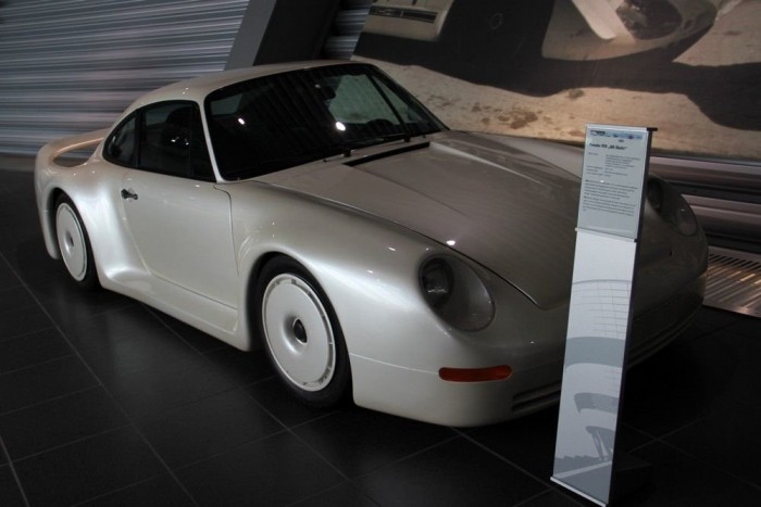 Porschékkal is lehet unalmas az élet 13 | Vezess A 959-es koncepcióváltozata, az 1983-as Frankfurti Autószalon sztárja