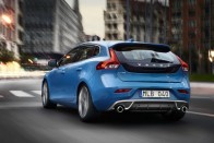 Versenyzőnek áll a Volvo V40 21