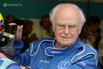 Tapssal tisztelegnek az F1 doktora előtt