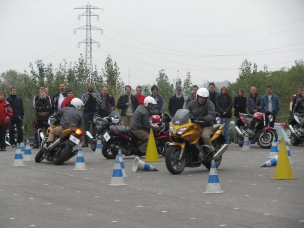 Motoros oktatás a tévében