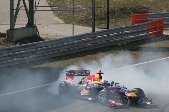 Buemi épp füstgép üzemmódban 