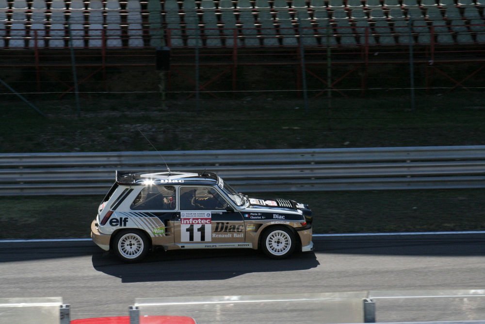 A Renault 5 turbók korukat meghazudtoló műsort csaptak