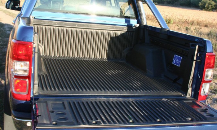 A plató vége nem hajlik lejjebb, de legalább masszív