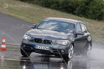 Ősztől elöl is hajt az Egyes BMW