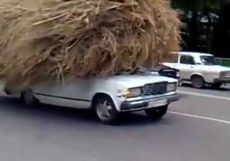 Oroszországban a Lada is szénás szekér