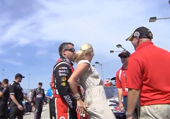 A taperolás szerencsét hoz az autóversenyben?