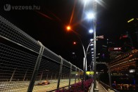 F1: A McLarennél félnek az első kanyartól 38