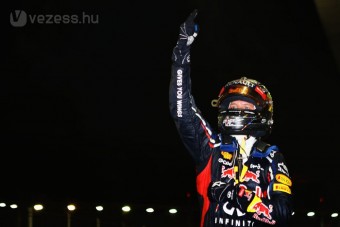 F1: Hamilton kiesett, Vettel győzött