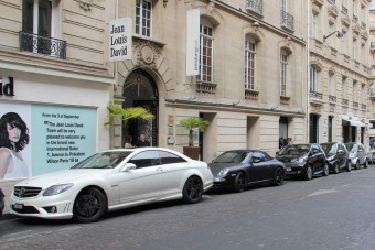 Megérkeztünk Párizsba, az autószalonra