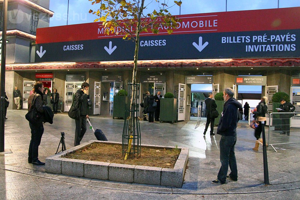 Egyelőre nincs nagy sor a bejáratnál