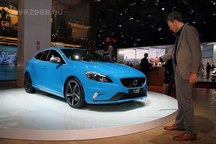 Rózsadombi Volvo Párizsban 3 Alapértelmezésben a dinamikára hangolt felfüggesztést kapják az R-Design modellek, de van plusz egy centit ültető sportfutómű is