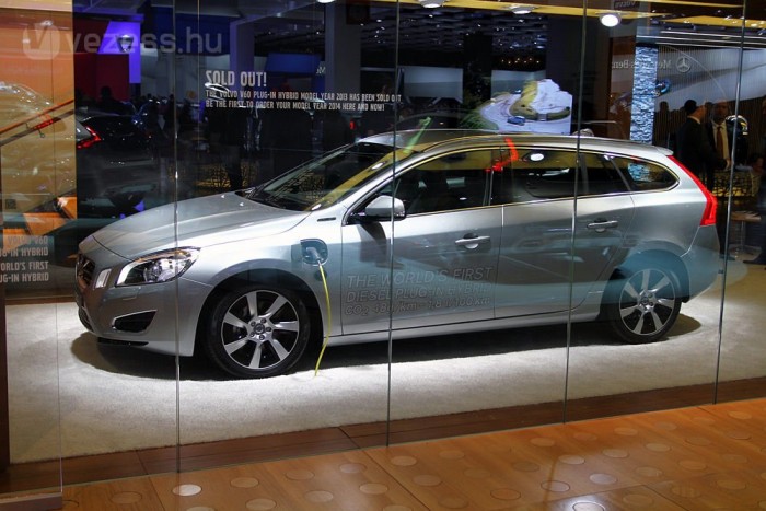 6,1 s alatt gyorsul százra a konnektorról tölthető V60 hibrid