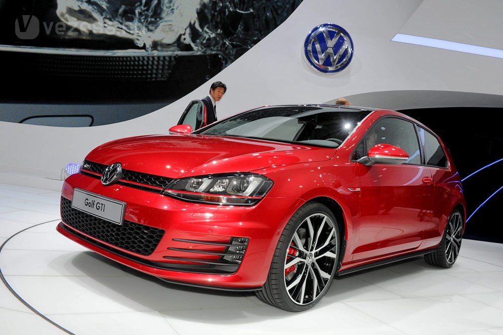 Spéci kormány az új Golf GTI-ben 5