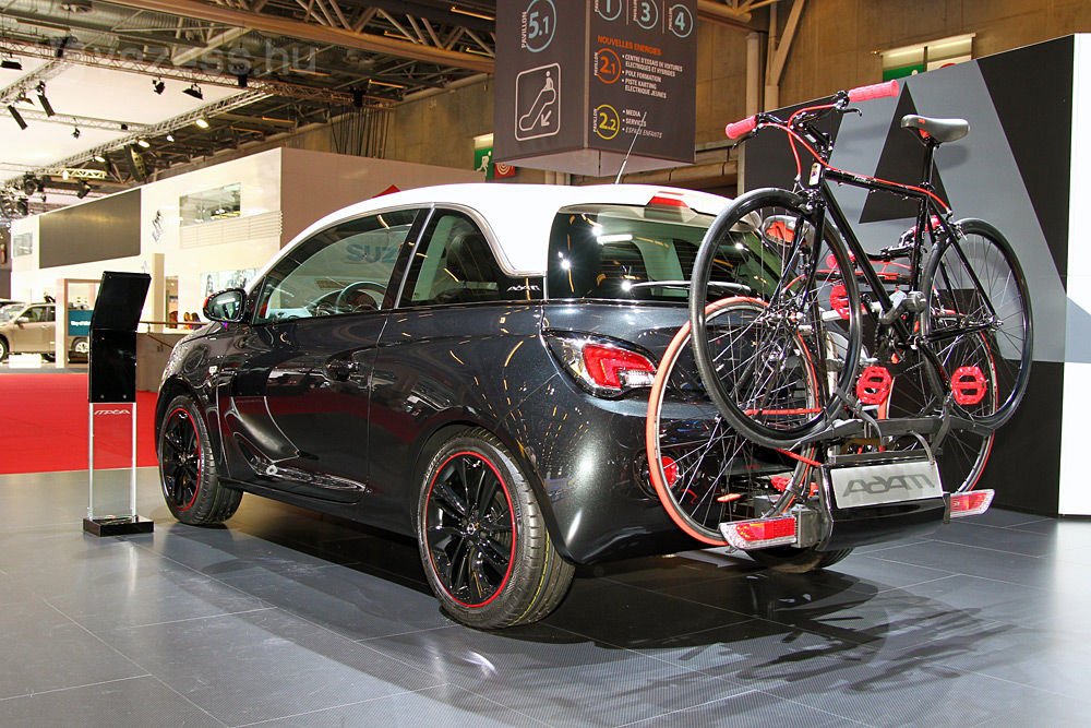 Háromféle alapstílus közül lehet választani. A Jam harsány és fiatalos, a Slam inkább sportos, a Glam a többinél elegánsabb és visszafogottabb