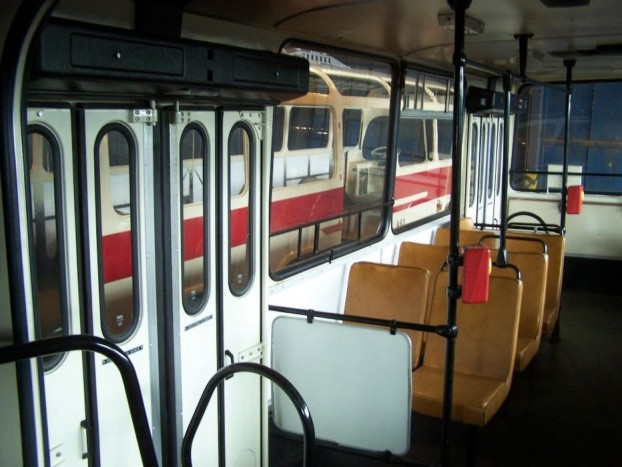 Apróságok hiányoznak, de itt minden eredeti