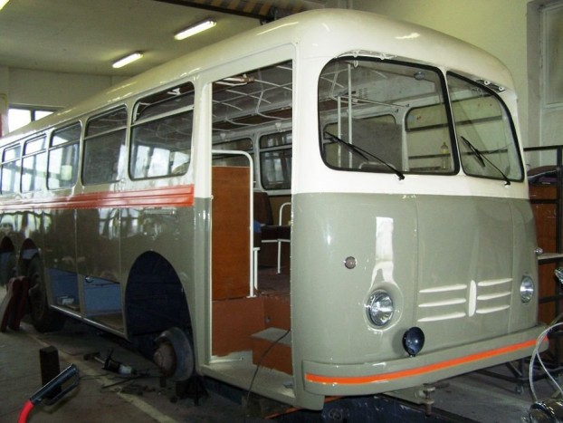 Oldtimer Tatra 500HB felújítás alatt