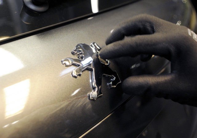 Az állam menti meg a Peugeot-t