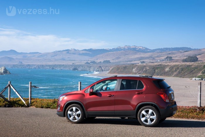 A futómű az autó erőssége, bár magas felépítésű személyautósan vezethető 