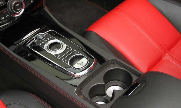 Így kell stílusosan elkölteni negyvenmilliót 9 | Vezess Induláskor kiemelkedik a váltó