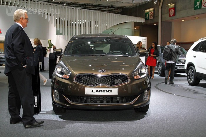 Tiszta Kia. Az új Carens is megkapta a fajtajelleget
