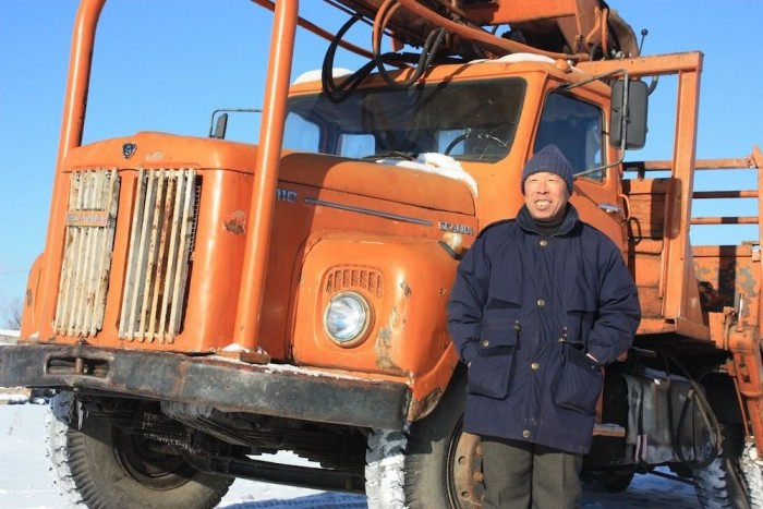 Kínai Scania LT110 sofőrje, Csou Csenking