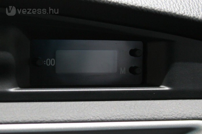 Beültünk az új Toyota Aurisba 10 | Vezess Ódivatú, de örök darab a kvarcóra. Talán már hiányozna is