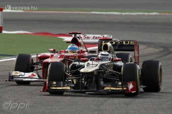 F1: A Ferrarira vadászik a Lotus
