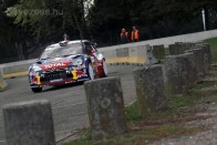 Loeb gondokkal kezdett a Francia-ralin 26