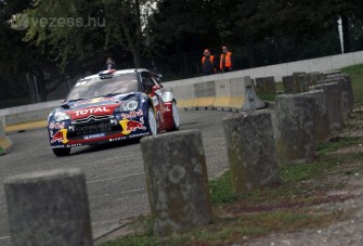 Loeb gondokkal kezdett a Francia-ralin