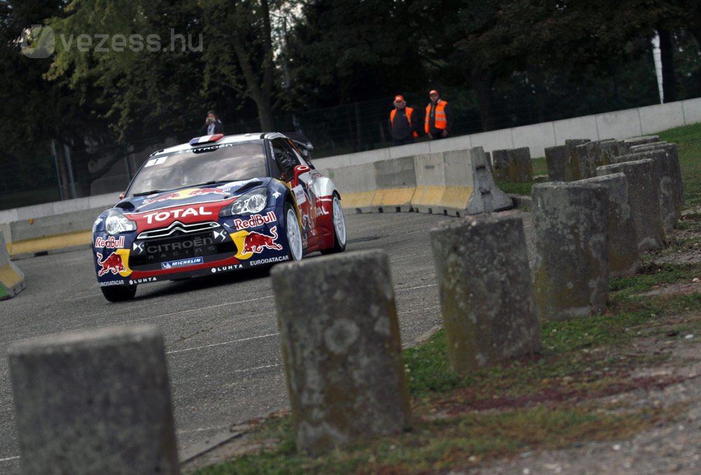 Loeb gondokkal kezdett a Francia-ralin 9