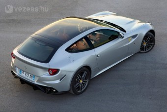 Fényre hangol a négyszemélyes Ferrari